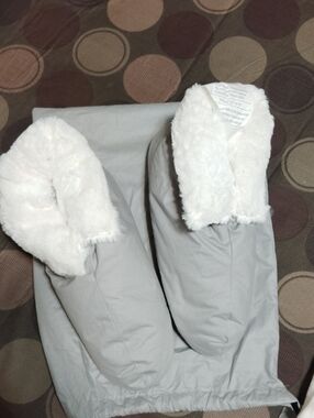 The Company Store Ladies RobeWhite Faux Fur Collar